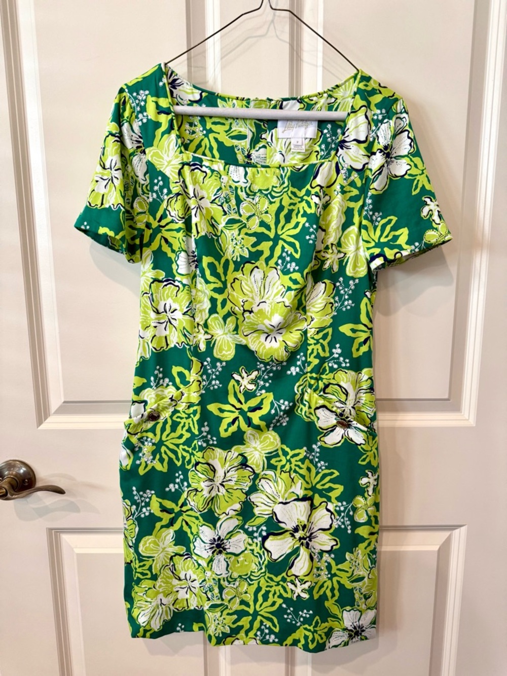 Lilly Pulitzer Short Sleeve Shift Dress, sz 2. Once in floral Fiddle leaf green.